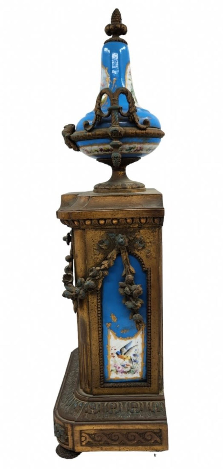 An antique and magnificent French Mantle clock, 19th century, period of Napoleon III, made of bronze - Bild 2 aus 15