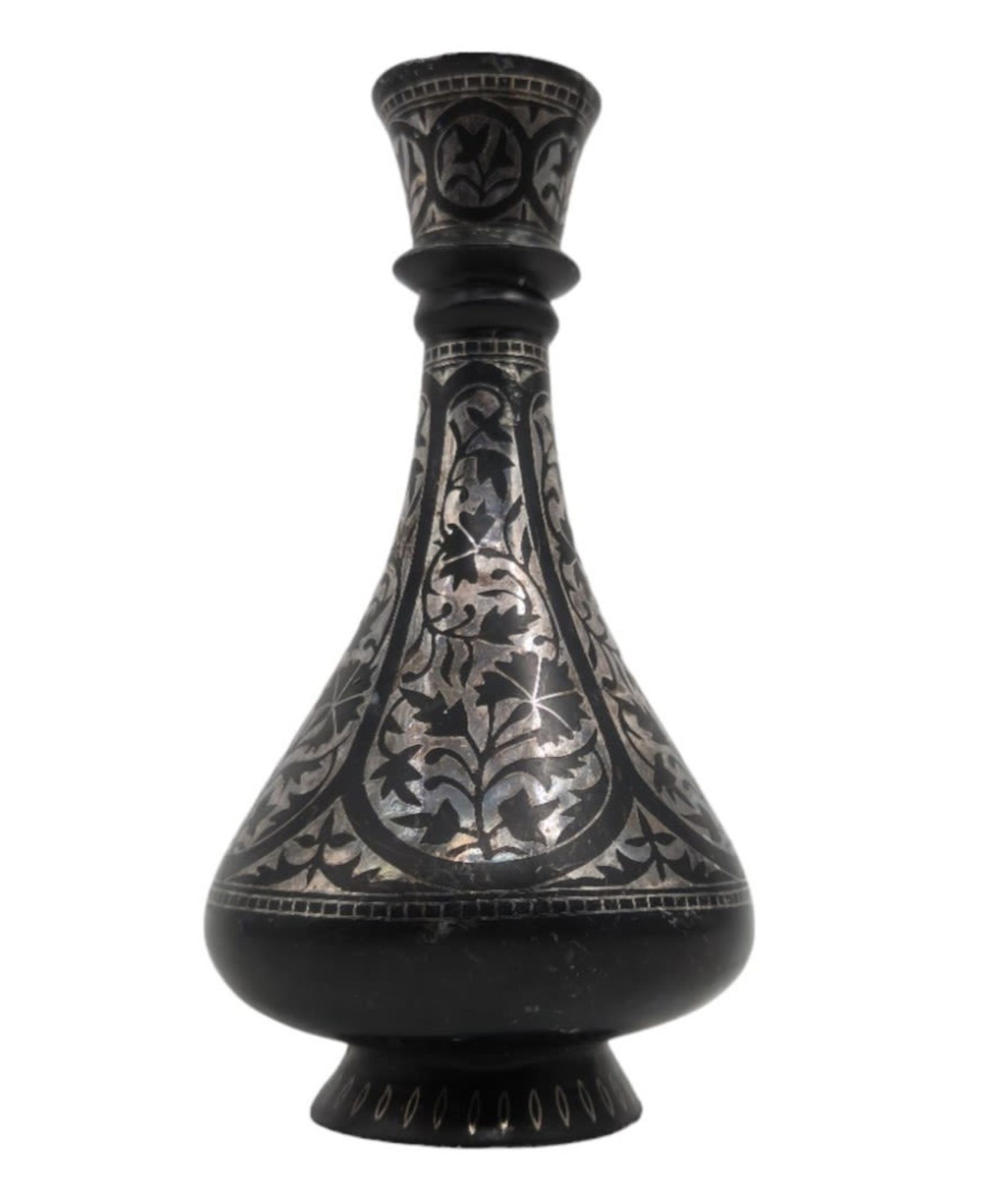 An antique Indian Bidri vase, made of metal inlaid with silver, second half of the 19th century, - Bild 2 aus 5