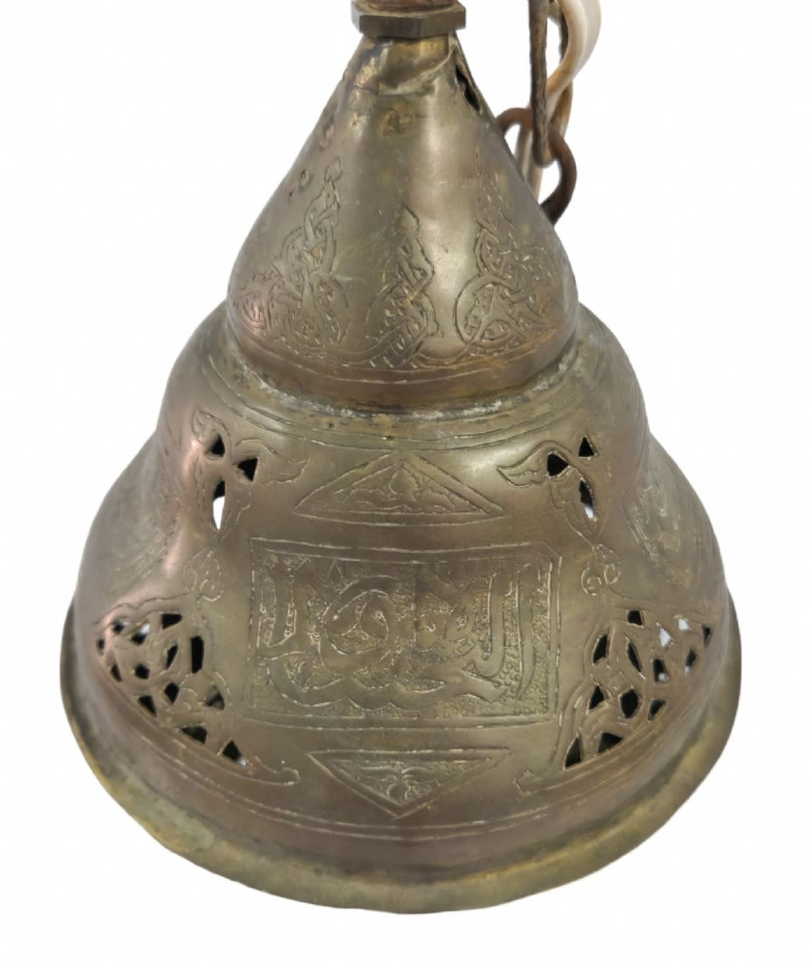 A Syrian ceiling lamp from the 19th century, made of brass, sawn by hand and hammered, Damascus 19th - Image 3 of 7