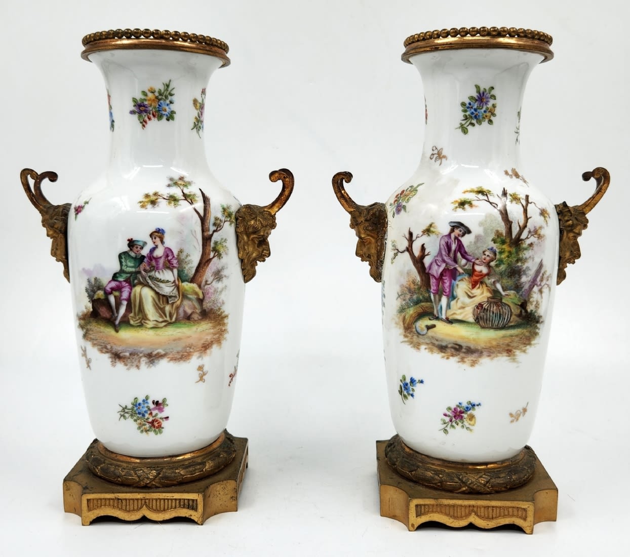 Antique French vase in 'Sevres' style, a beautiful and high-quality antique French vase from the - Image 10 of 12