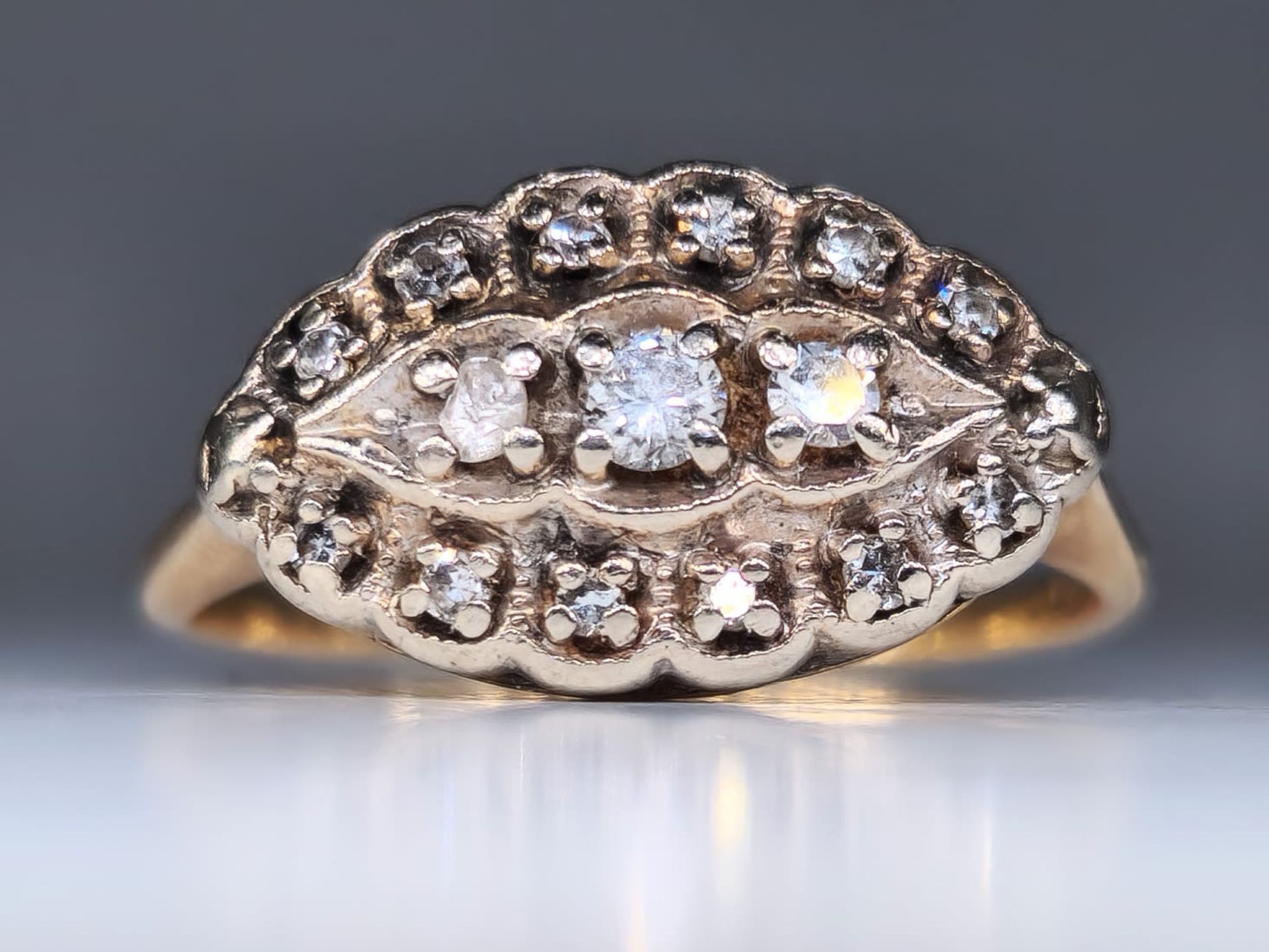 14K antique gold ring with diamonds, the diamonds with a total weight of about: 20 points, Total