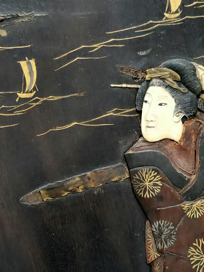 An antique Japanese wooden board from the end of the 19th century, from the Meiji Period, inlaid - Image 2 of 4