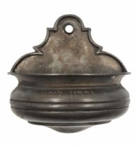 A sanctuary lamp made of pewter, signed: 'E.P.U. 118 Europe Etain Zinn 95%', decorated with a Star