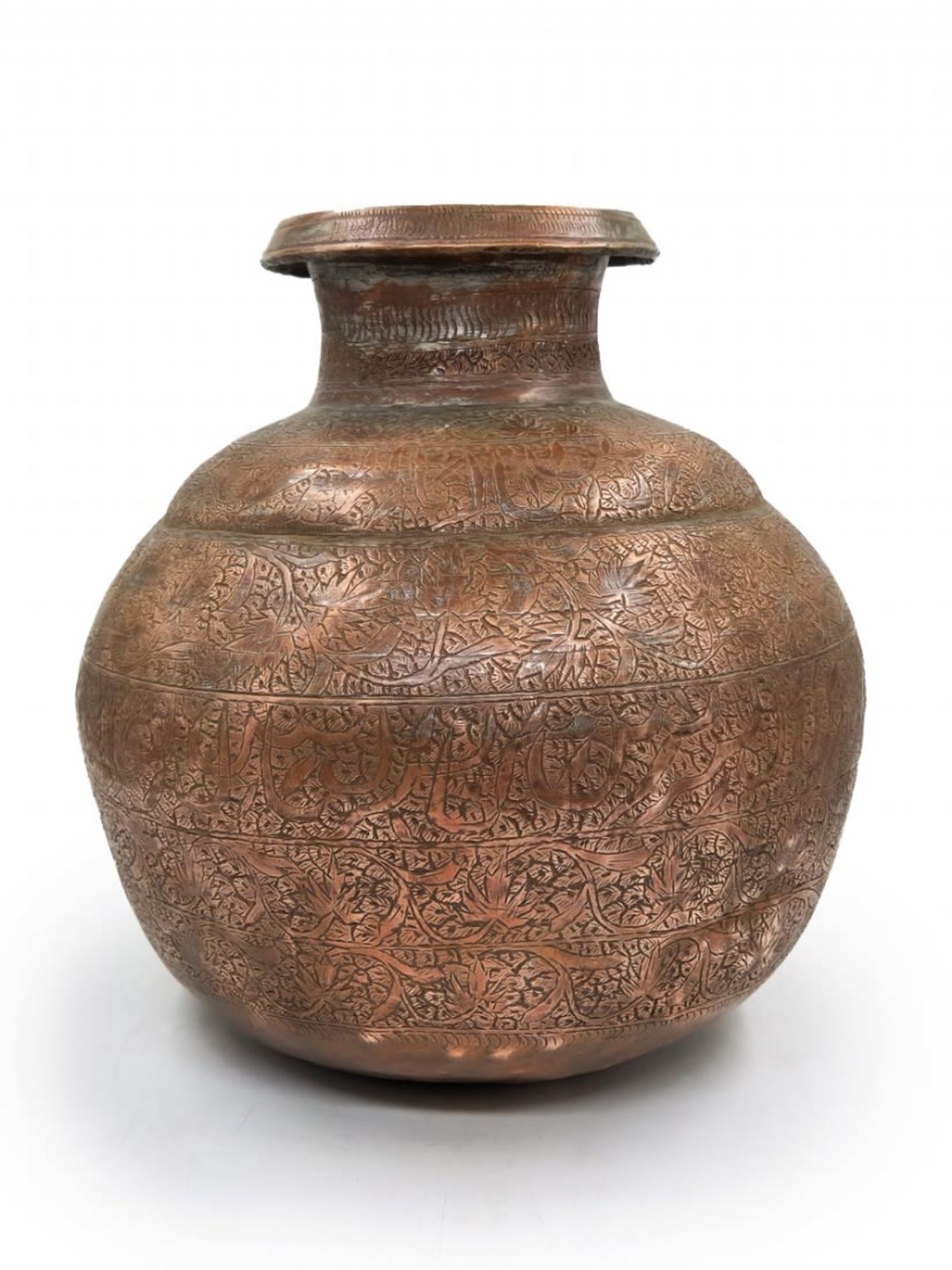 A large and beautiful antique Asian water jug from the 19th century, made in the Dhamrai region, - Image 3 of 8