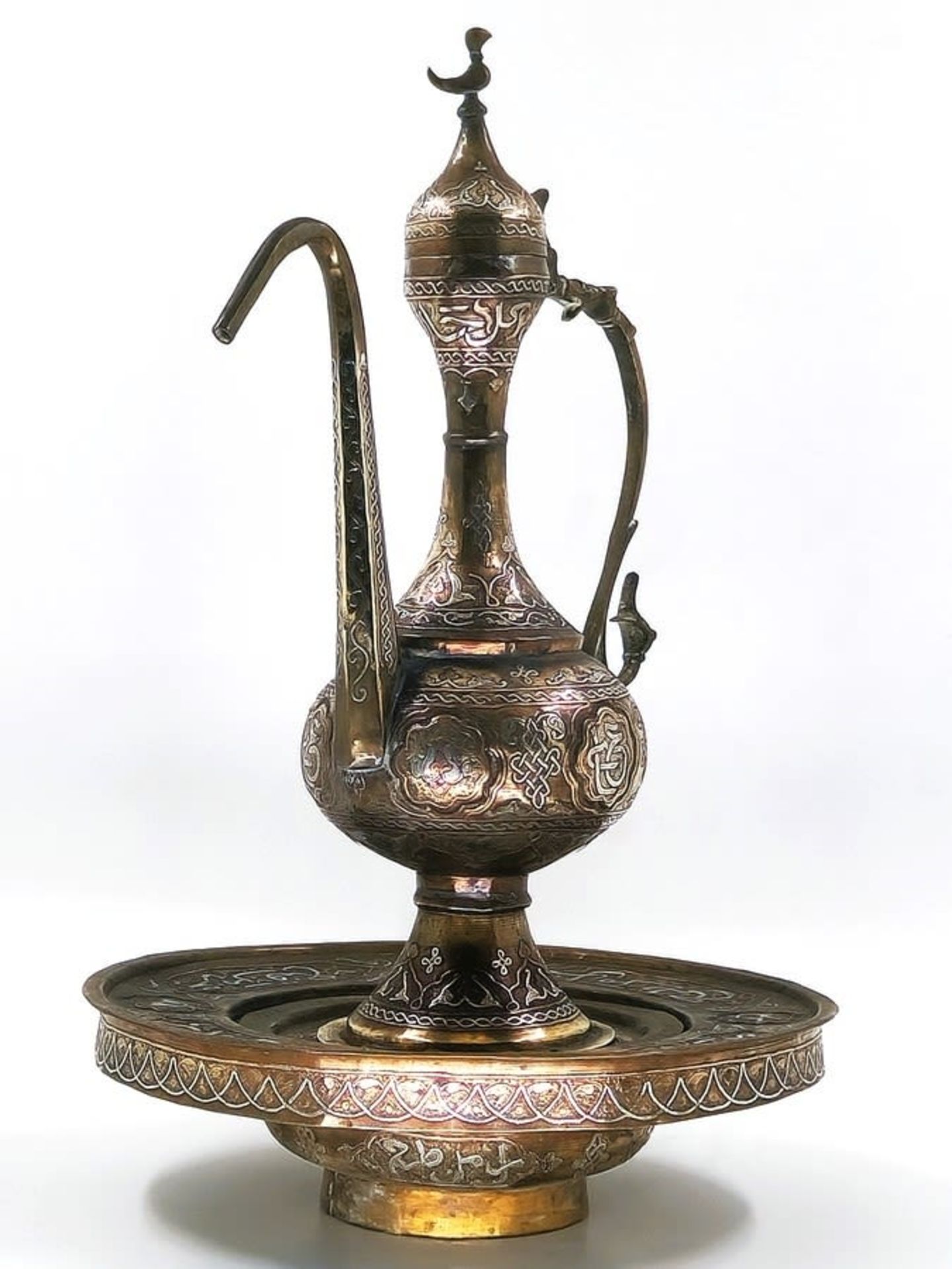 Islamic Aftaba with matching basin and strainer, decorated with Damascus work (inlay of copper and - Image 2 of 11