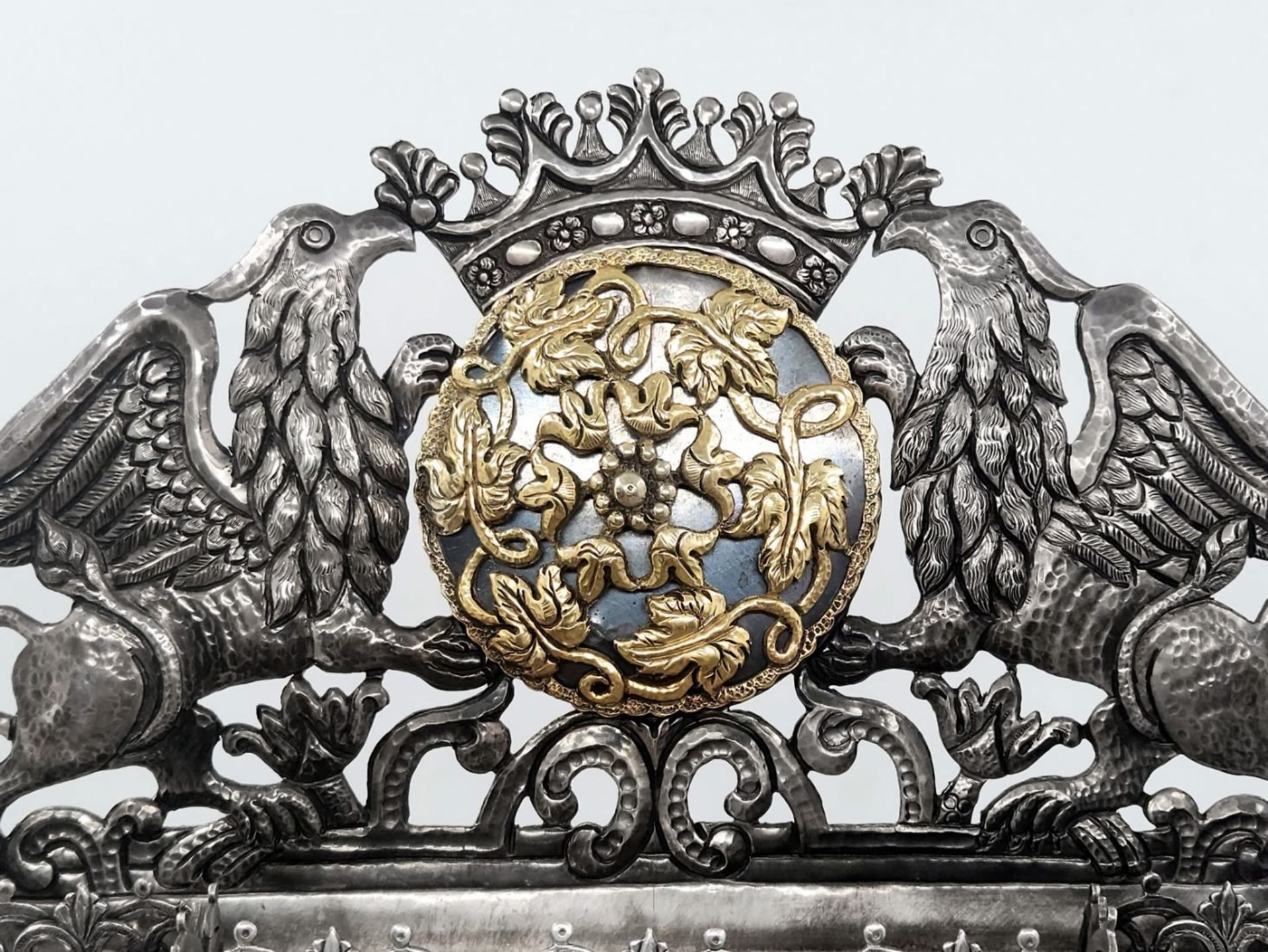 Luxurious and large Hanukkah menorah, very impressive and made from silver in repousse technique., - Bild 6 aus 13
