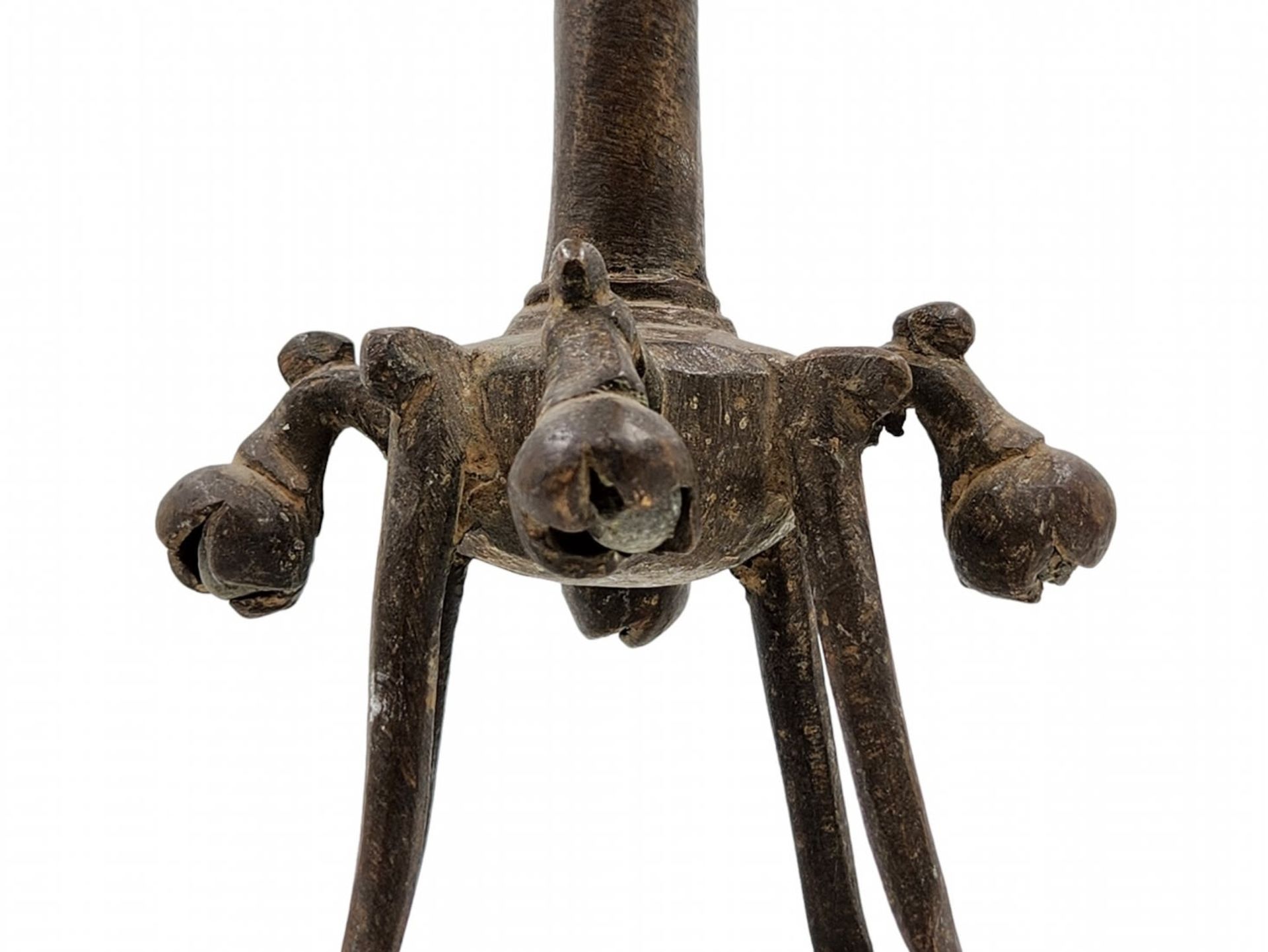 An antique Indian vessel for cosmetics, made of bronze, 18th century, Height: 16 cm, Width: 11 cm. - Bild 4 aus 4