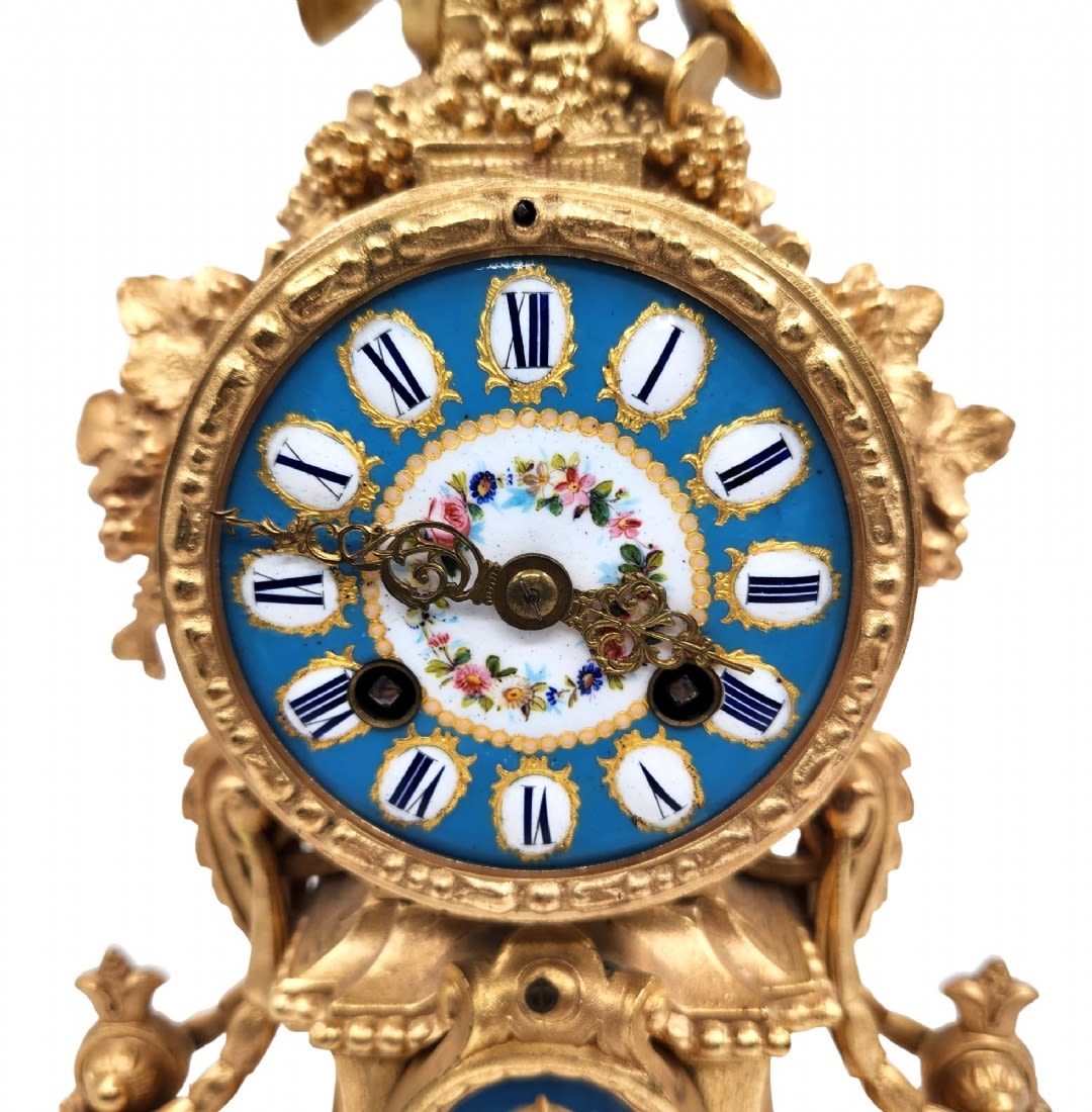 Antique and luxurious French mantle clock, from the last third of the 19th century, an 18th- - Image 2 of 9