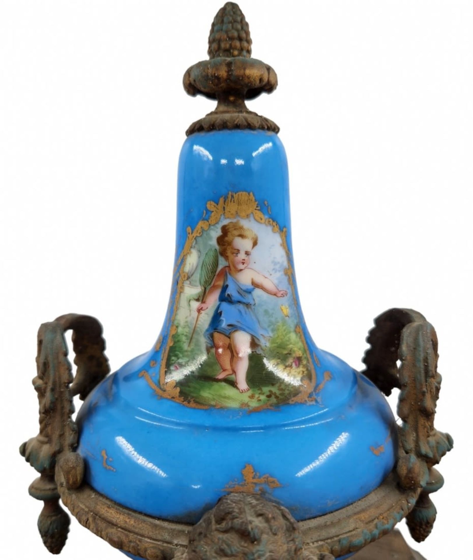 An antique and magnificent French Mantle clock, 19th century, period of Napoleon III, made of bronze - Bild 6 aus 15