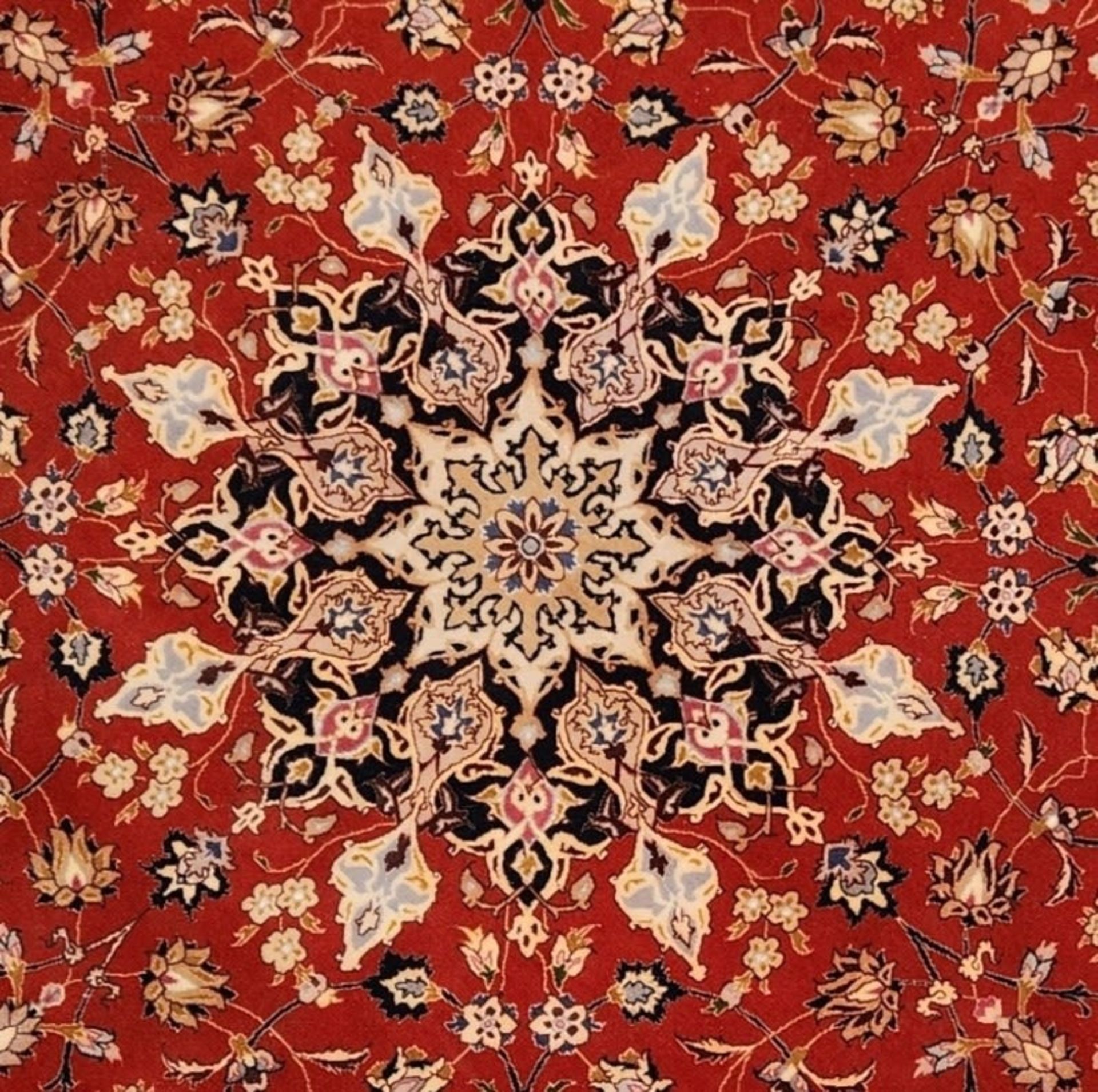 Persian carpet, a round carpet (kashan), Diameter: 200 cm. Period: 20th century - Image 2 of 2