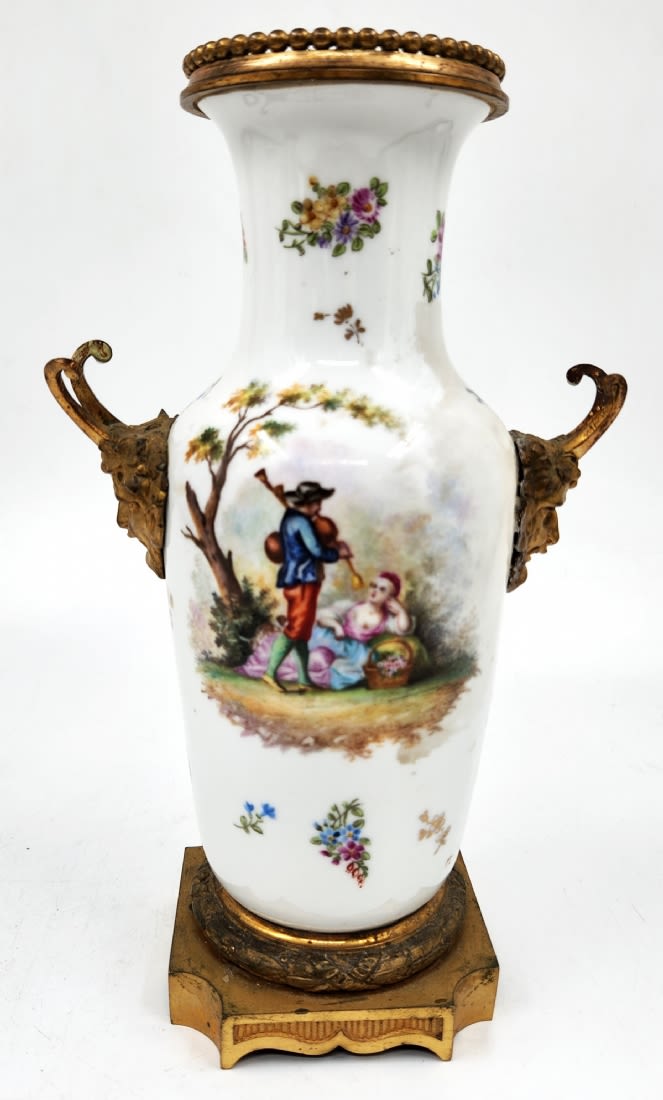 Antique French vase in 'Sevres' style, a beautiful and high-quality antique French vase from the - Image 7 of 12
