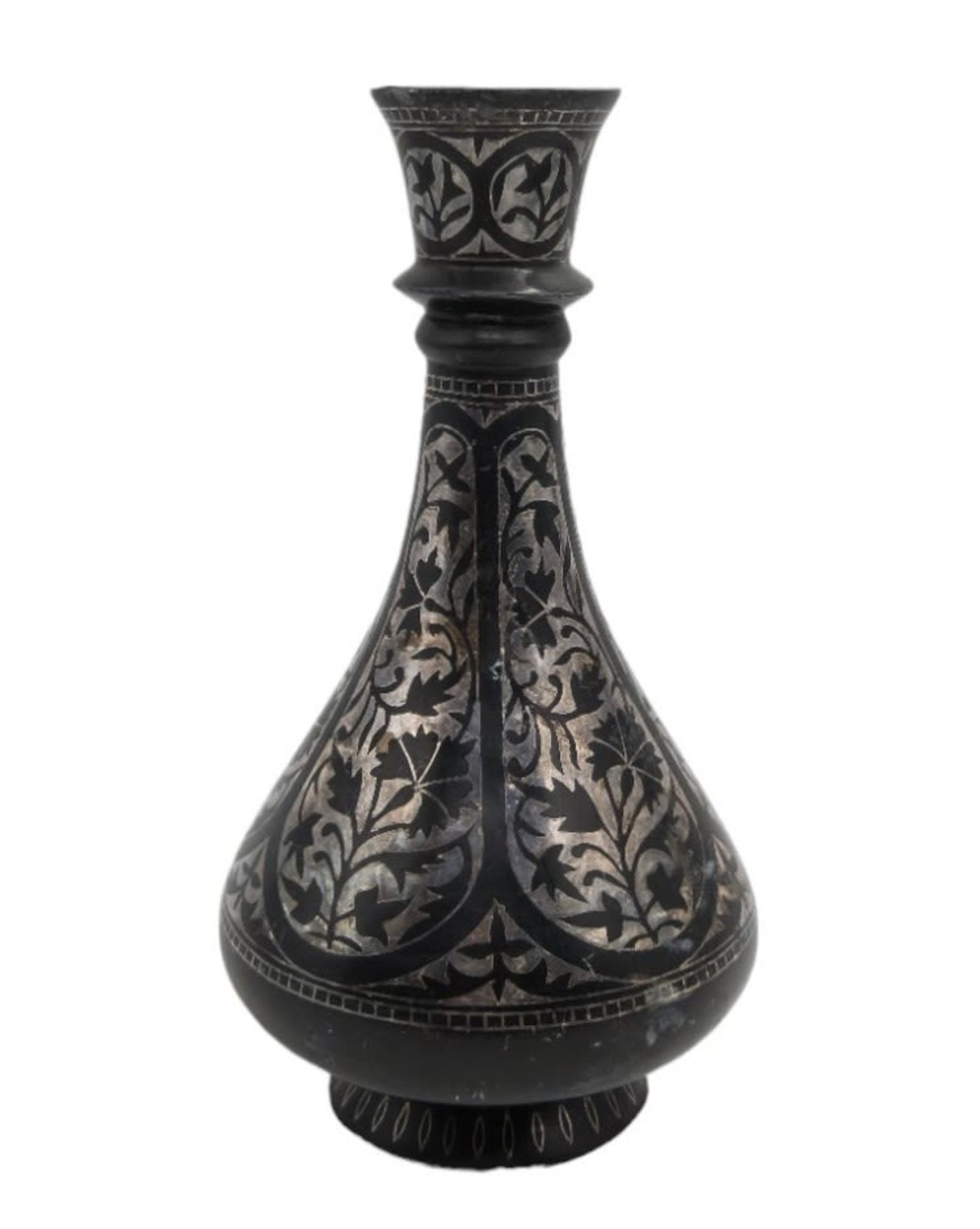 An antique Indian Bidri vase, made of metal inlaid with silver, second half of the 19th century, - Bild 4 aus 5