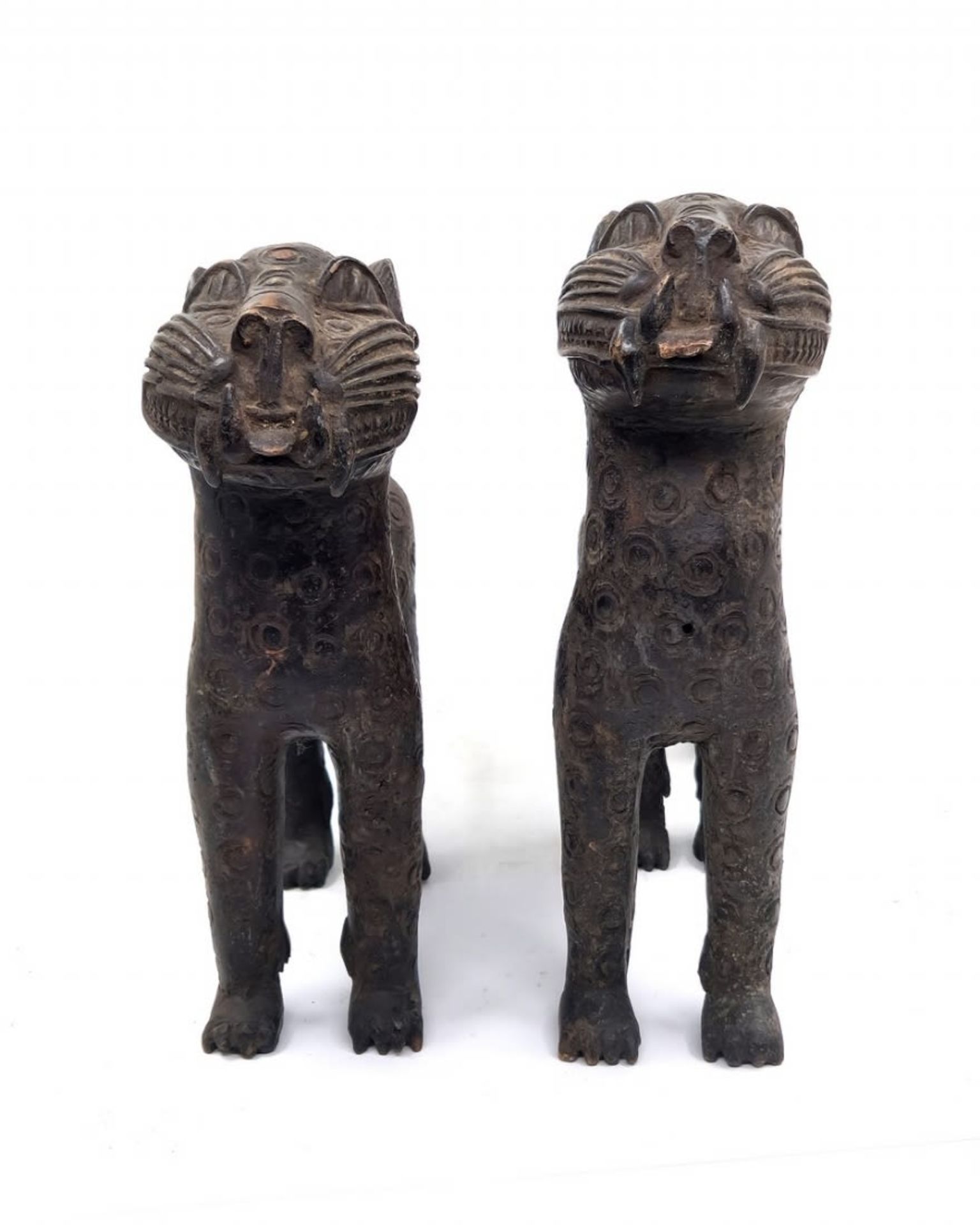 A pair of antique African statues, around hundred years old, in the form of panthers, made in ' - Image 2 of 8