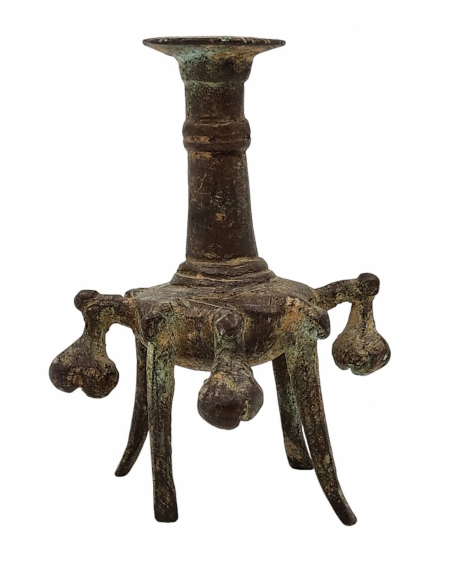 An antique Indian vessel for cosmetics, made of bronze, 18th century, Height: 14 cm, Width: 10 cm. - Image 3 of 5