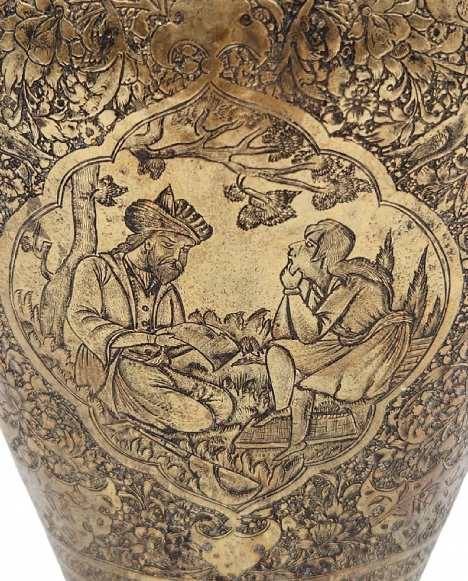 An antique Persian urn, an urn from the 19th century, made of brass and decorated with delicate - Bild 3 aus 5