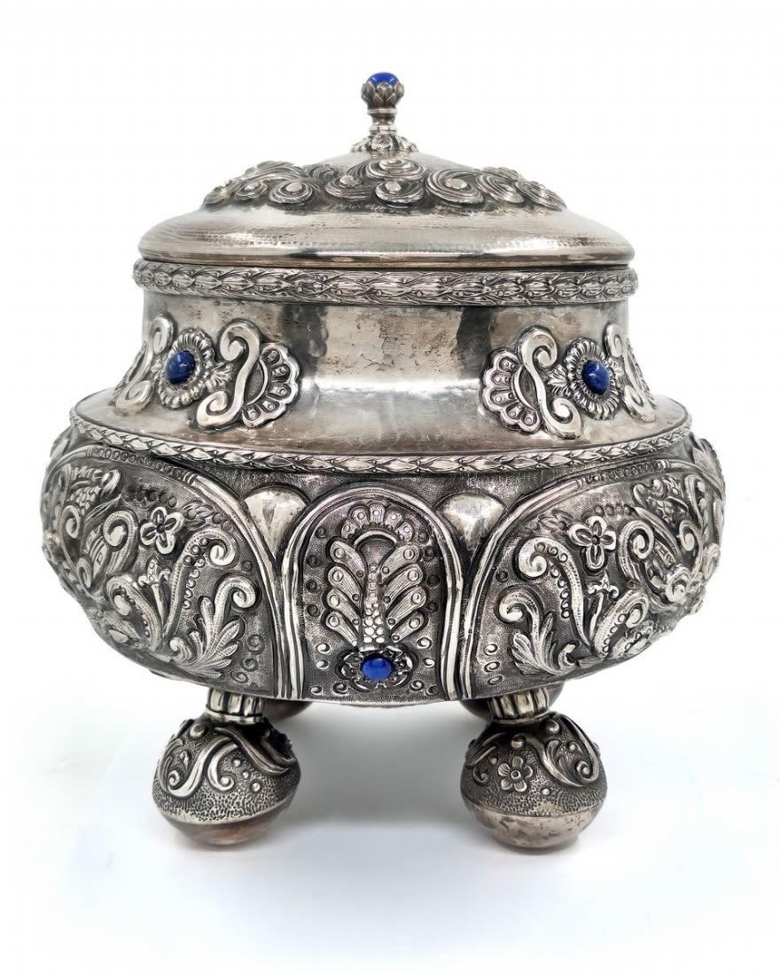 A large high-quality and impressive silverware, hand made from silver in repousse technique., made - Image 2 of 11