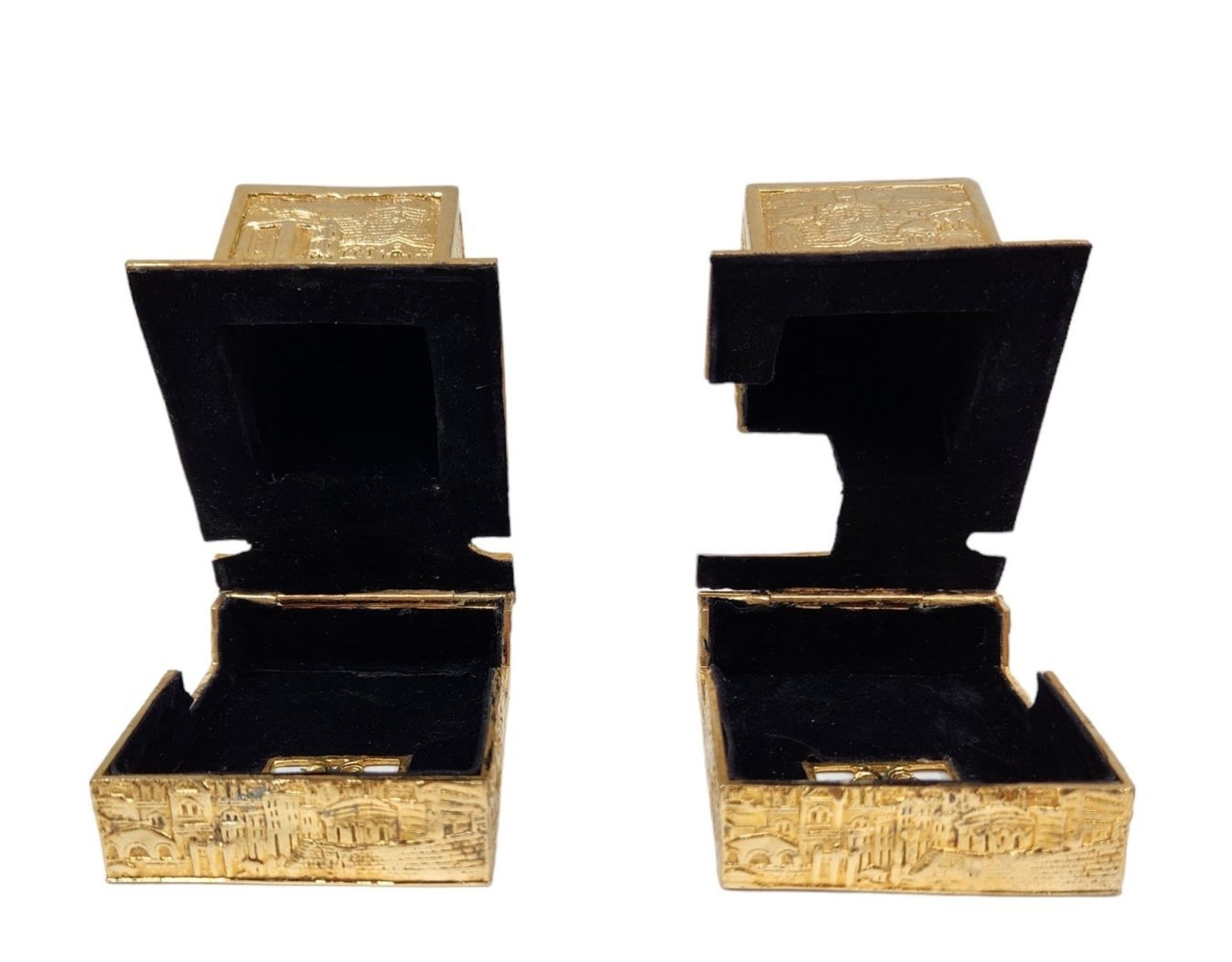 A pair of high-quality and impressive Tefillin housings made of 'sterling' silver plated with - Bild 3 aus 12