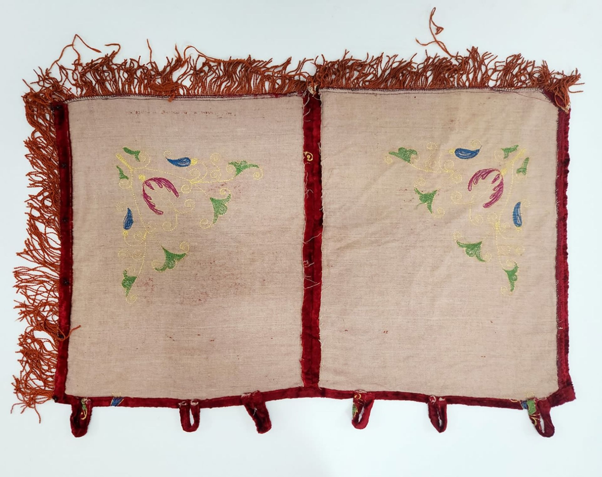 A Torah scroll coat, decorated with cotton thread weaving on red velvet and red fabric strands, - Image 6 of 7