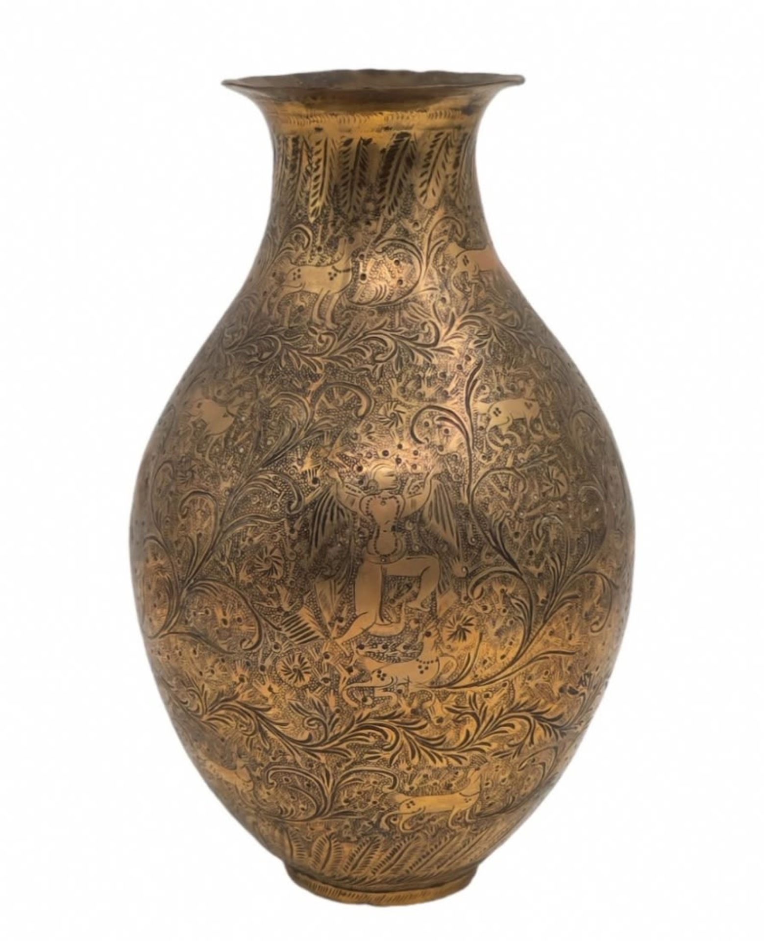 An antique Islamic urn from Mughal Empire period, made of brass, richly decorated with hand-engraved - Image 2 of 4