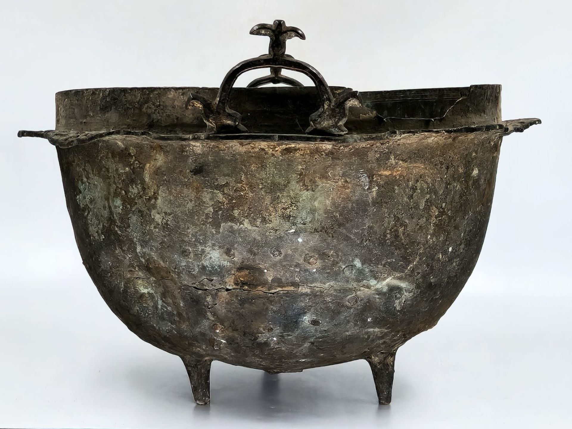 An antique Islamic Cauldron, 12th / 13th centuries, the Khorasan region of Iran., made of copper, - Bild 4 aus 13