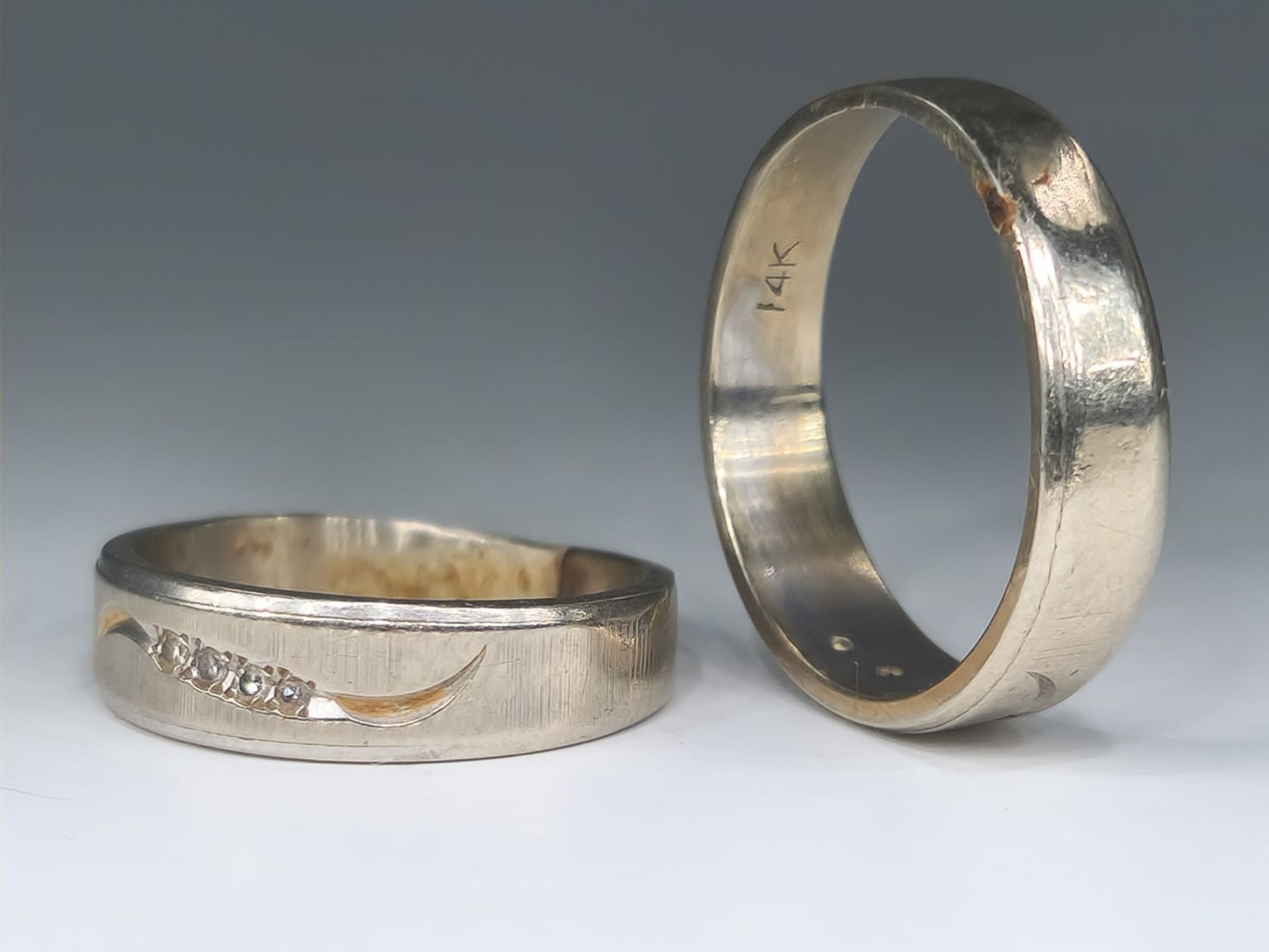 A set of 2 gold rings made of 14K white gold with small diamonds, with a total weight of - Bild 4 aus 6