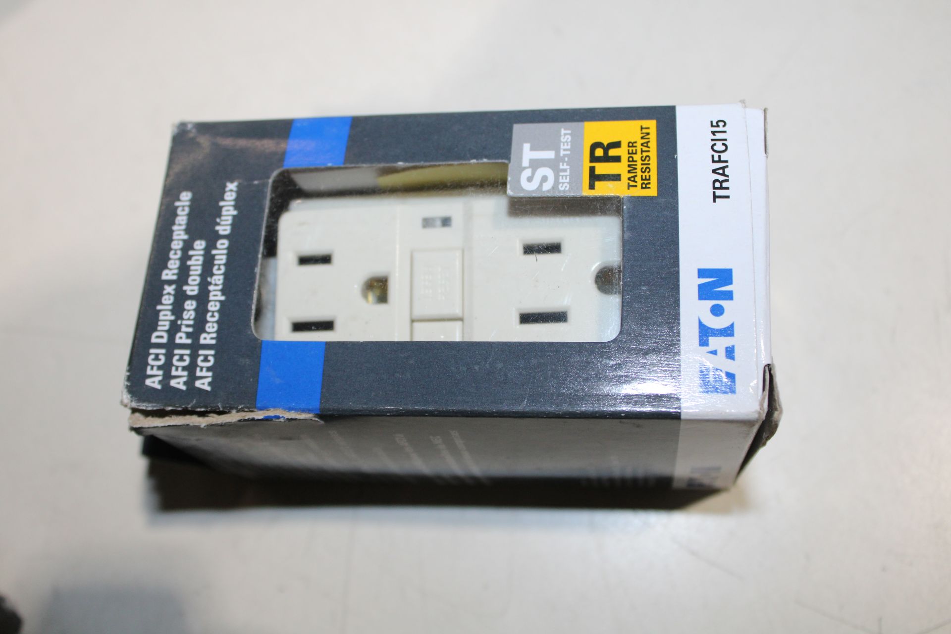 11x Eaton TRAFCI15LA-BX-LW Outlets EA