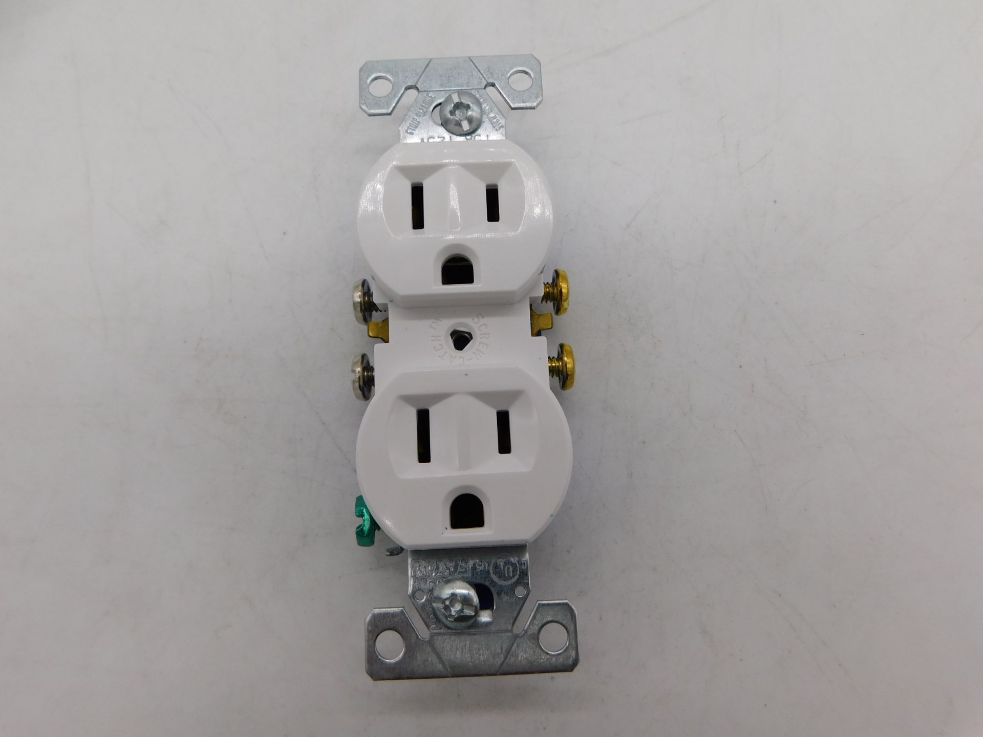 21x Eaton 270W-10-LW Outlets Duplex Receptacle 2P 15A 125V White 3Wire 10BOX