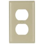 7x Eaton 2132V-F-LW Wallplates and Accessories EA