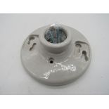 1x Eaton 604-SP Lampholders/Adaptors/Accessories Lamp Holder EA Ceramic