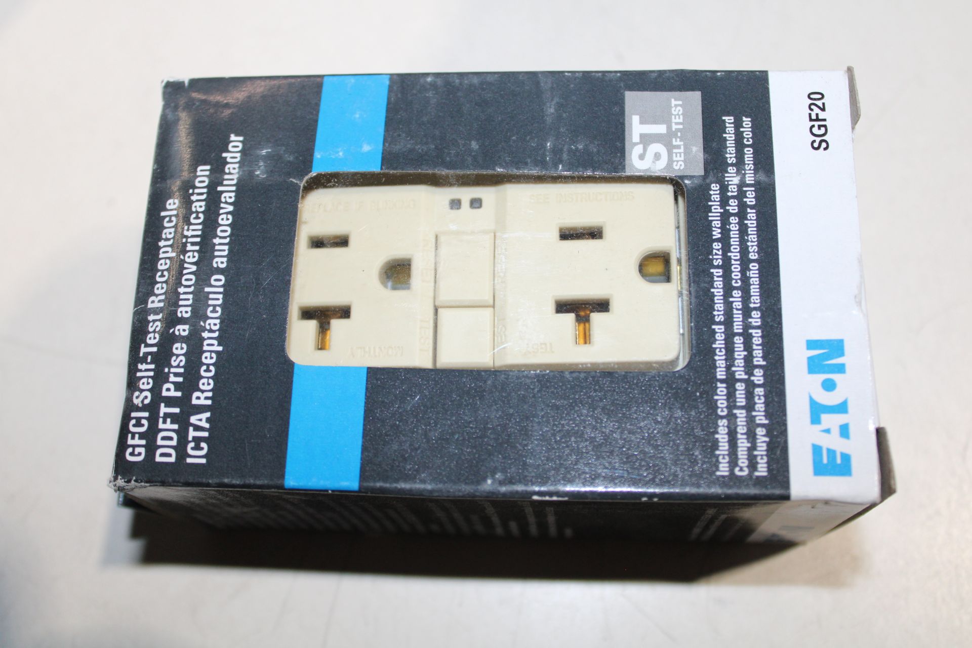 1x Eaton SGF20V-L Outlets EA