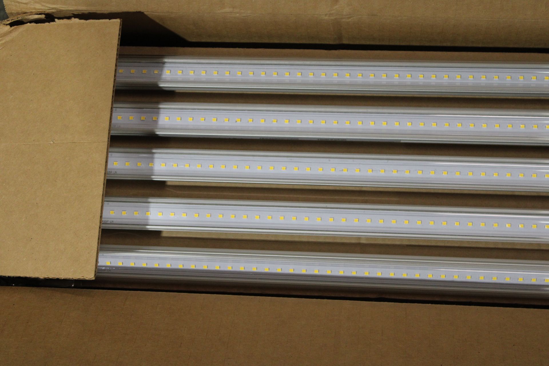 11x Unbranded ZY-T8-18W1200-BIXX LED Lighting 24BOX