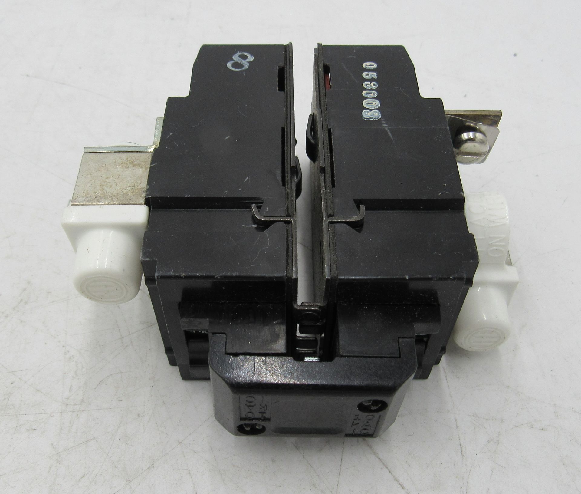 1x Siemens P2100 Miniature Circuit Breakers (MCBs) 2P 100A 120/240V 50/60Hz 1Ph