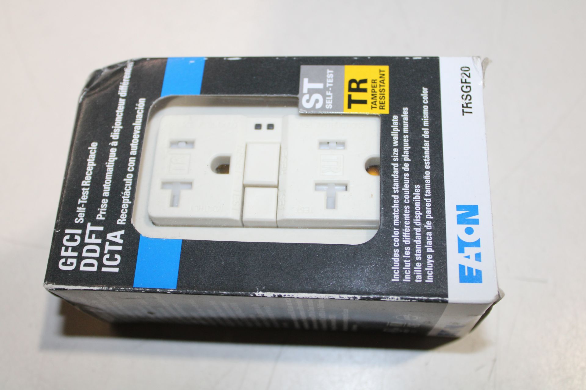 7x Eaton TRSGF20LA-SPL Outlets EA