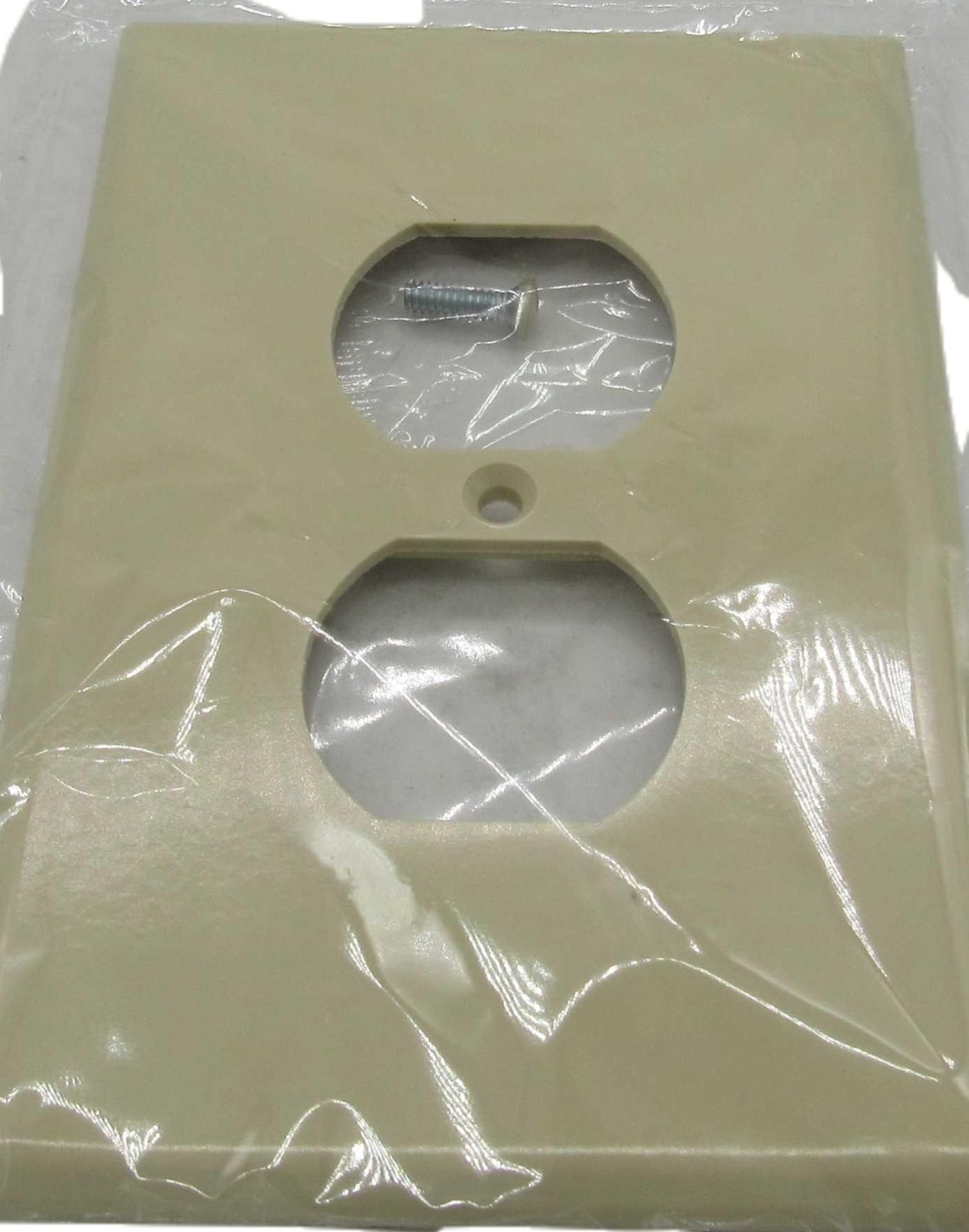 7x Eaton 2142V-F-LW Wallplates and Accessories Wallplate Ivory EA