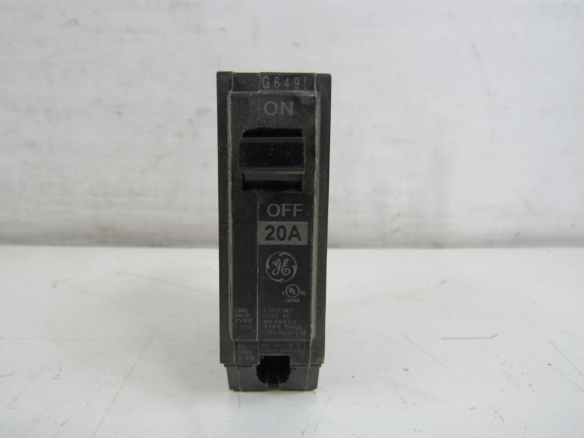 20x GE THQL1120 Miniature Circuit Breakers (MCBs) THQL 1P 20A 120/240V 50/60Hz 1Ph EA