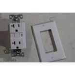 1x Eaton SGF20WMOD Outlets BOX