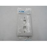 1x Eaton 5520W-MSP Wallplates and Accessories Wallplate White EA
