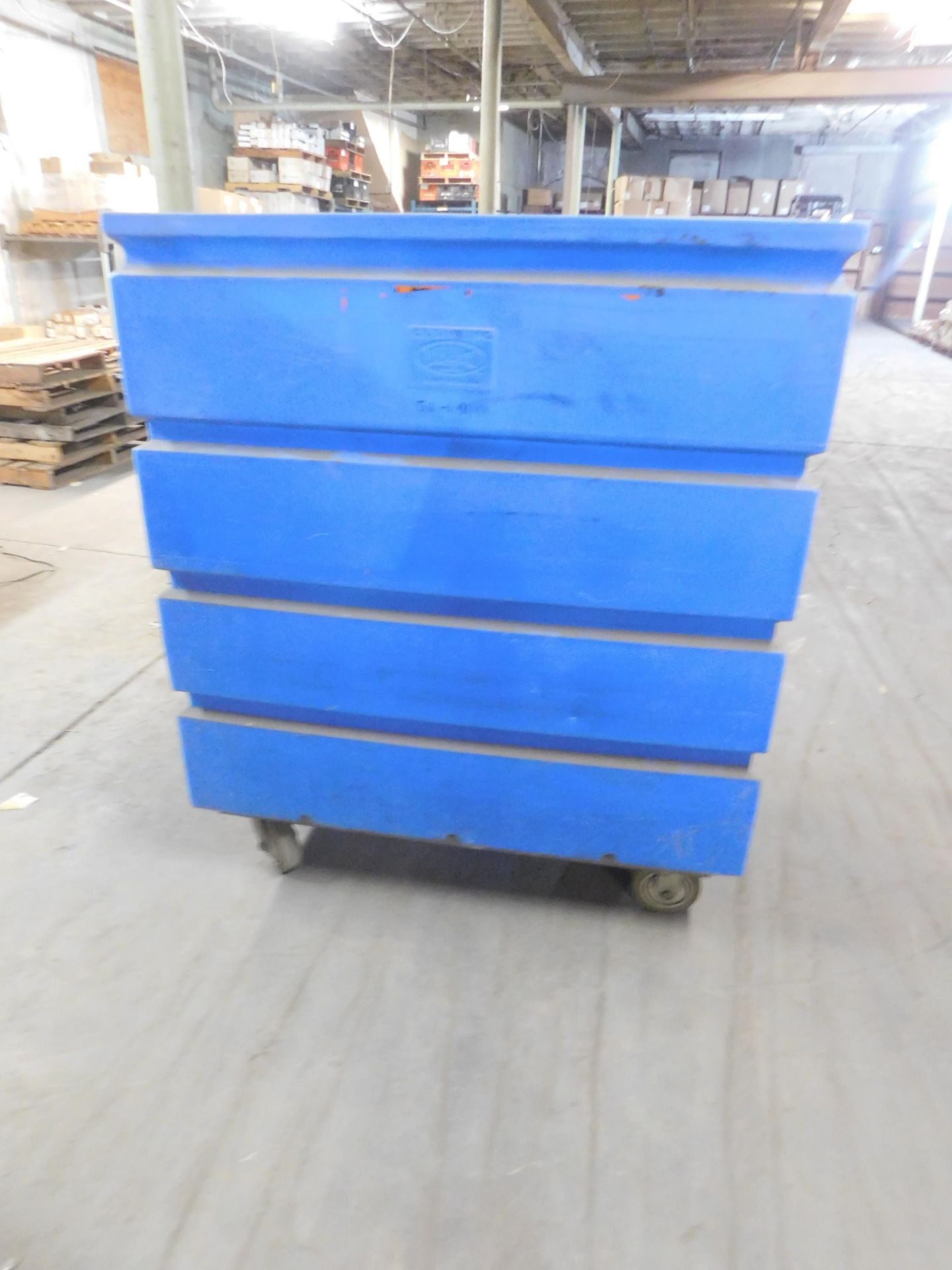 1X Large Blue Poly Truck Linen Cart With Hole - Image 2 of 3