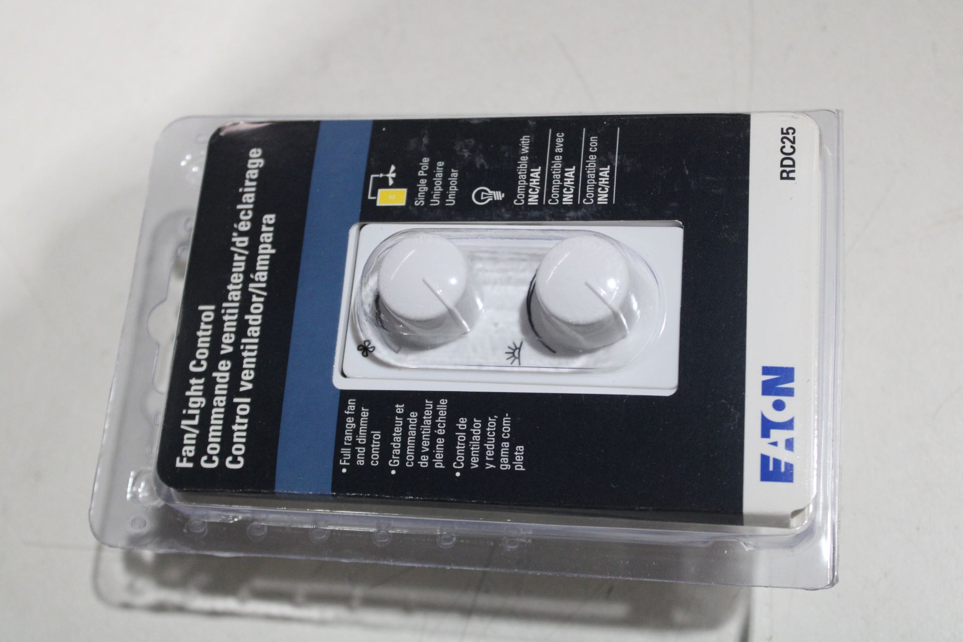 50x Eaton RDC25-W-K Light and Dimmer Switches EA