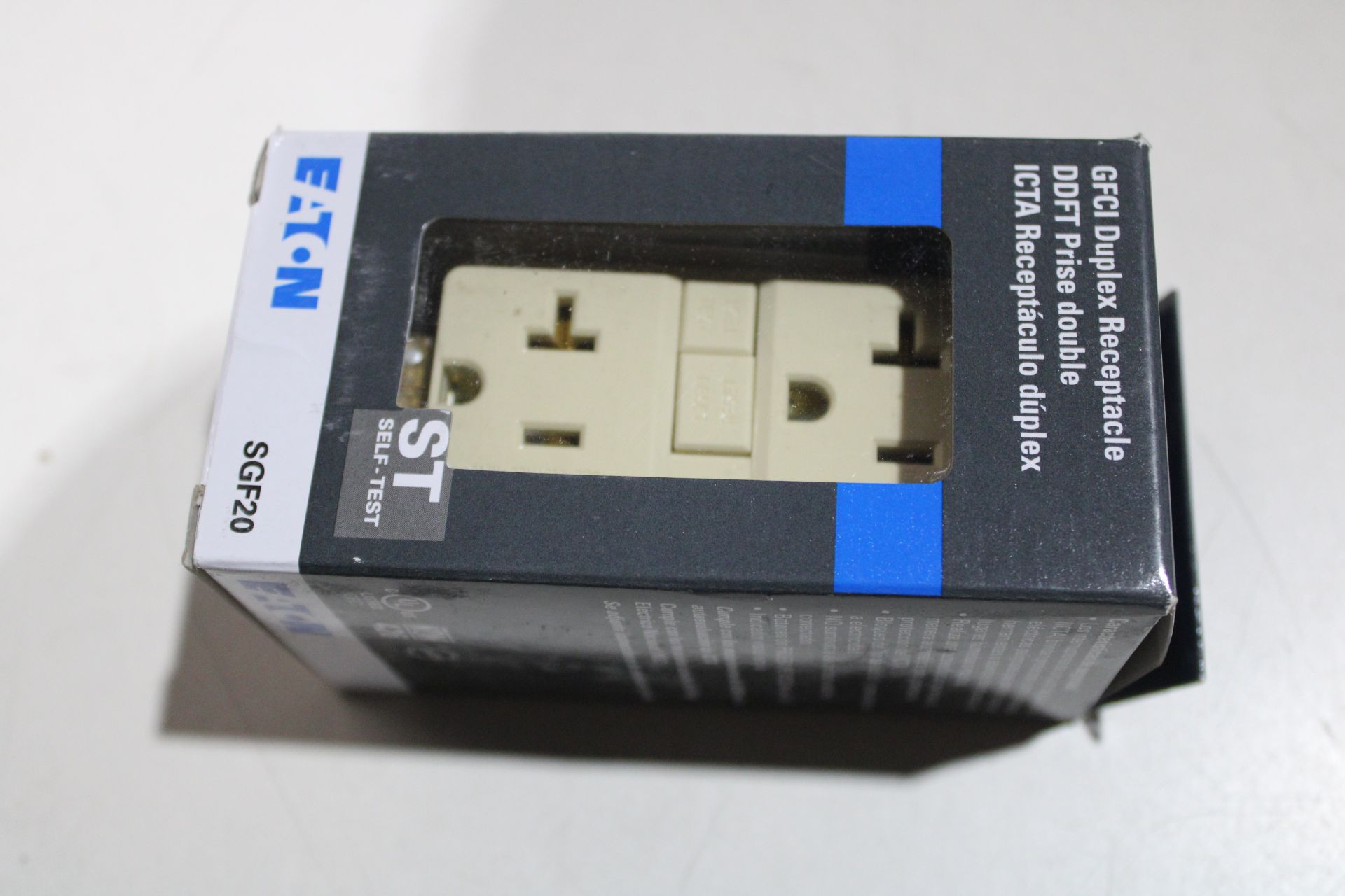 8x Eaton SGF20V-BX-LW Outlets EA