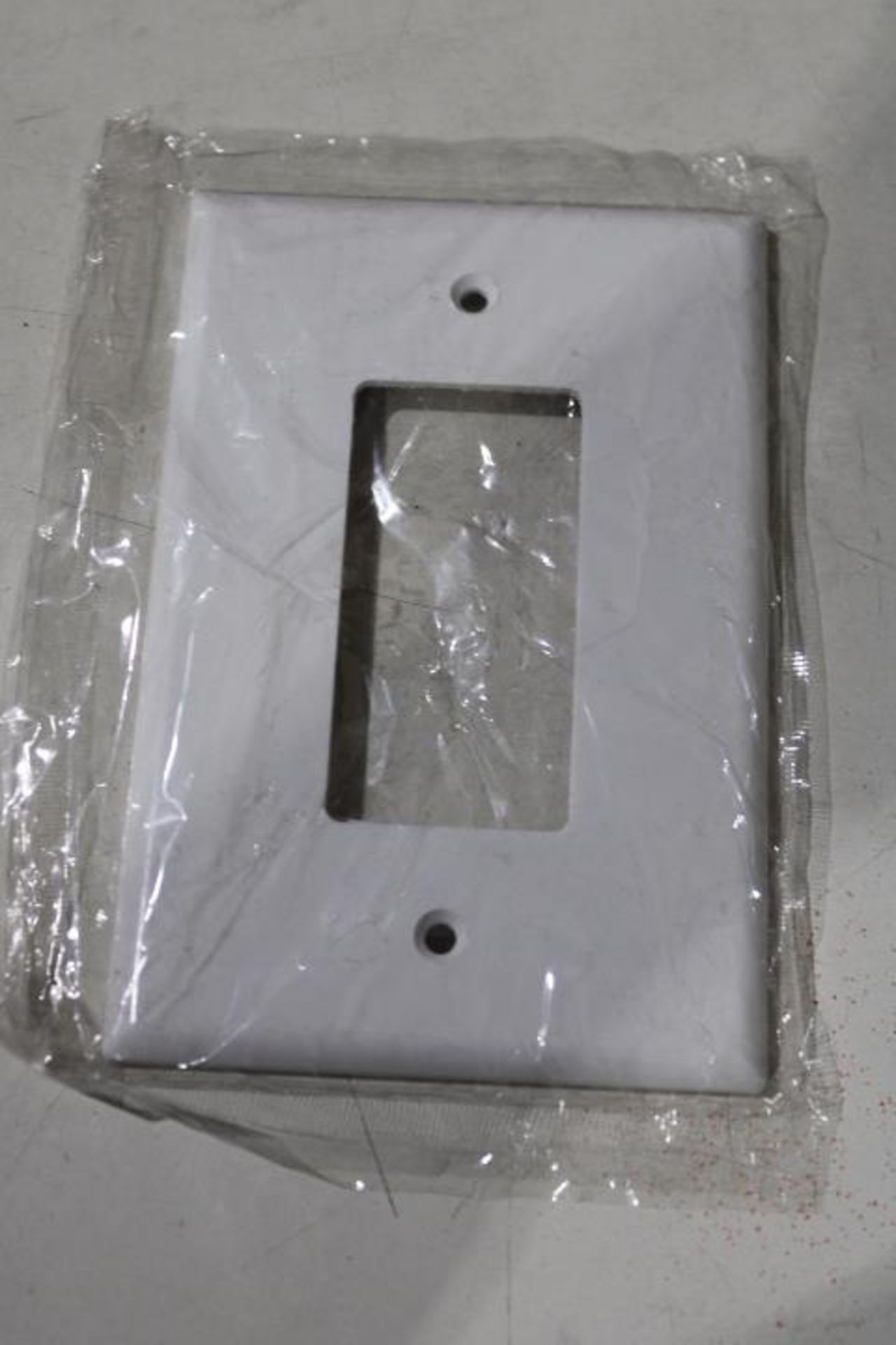 6x Eaton 2751W-F-LW Wallplates and Accessories EA