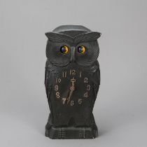 Owl Eye Turning Clock