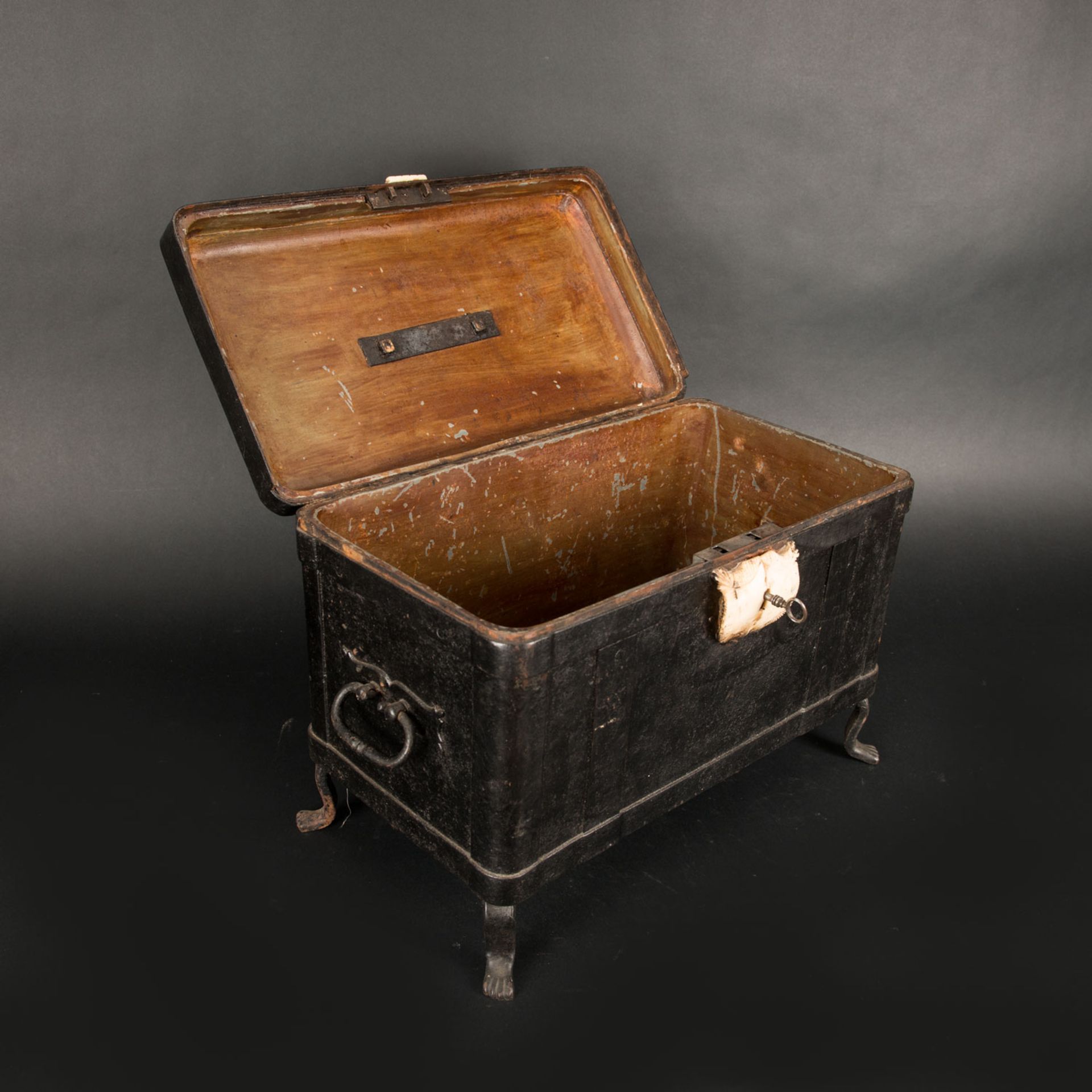 Iron Travel Box