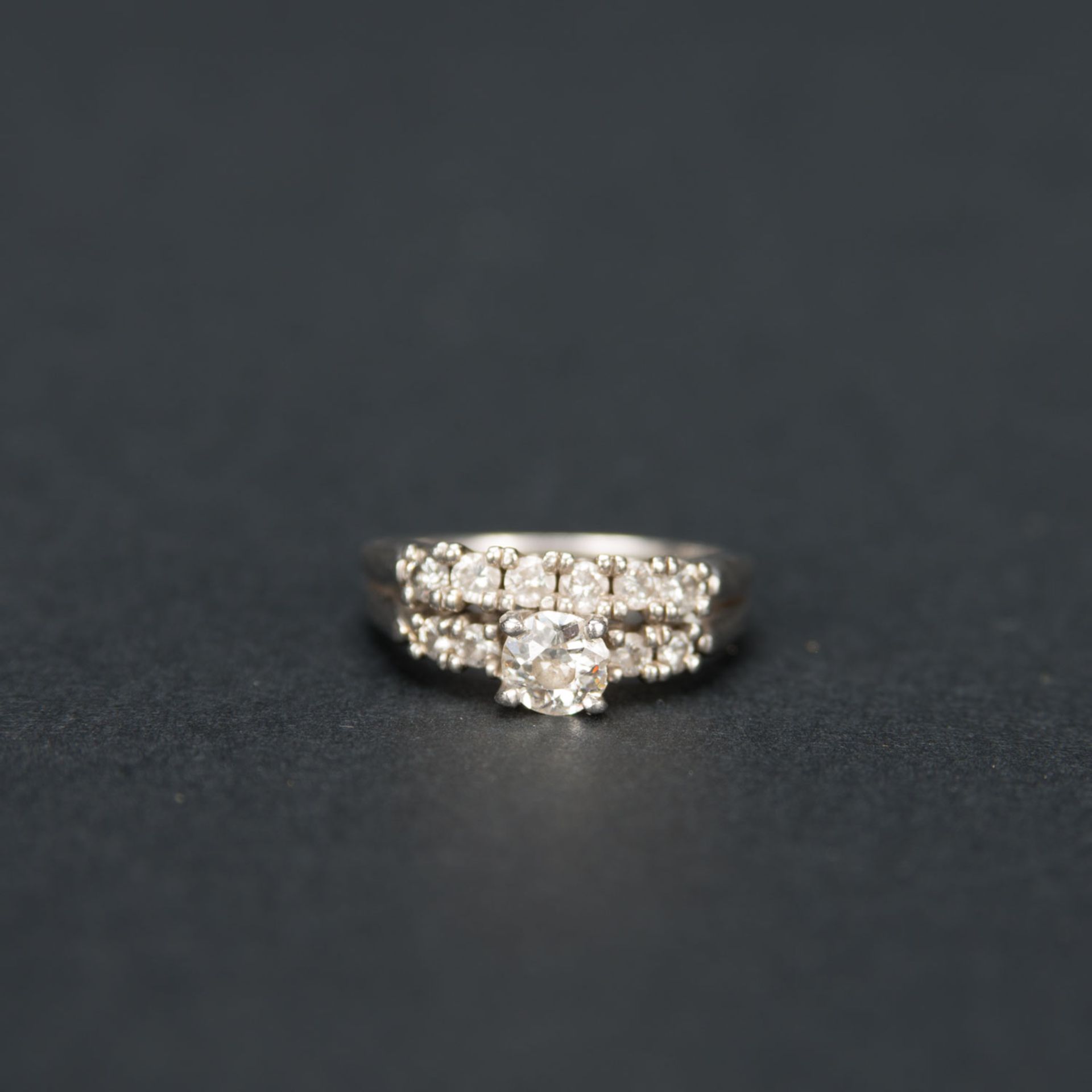 Ladys Ring with Diamonds - Image 2 of 3