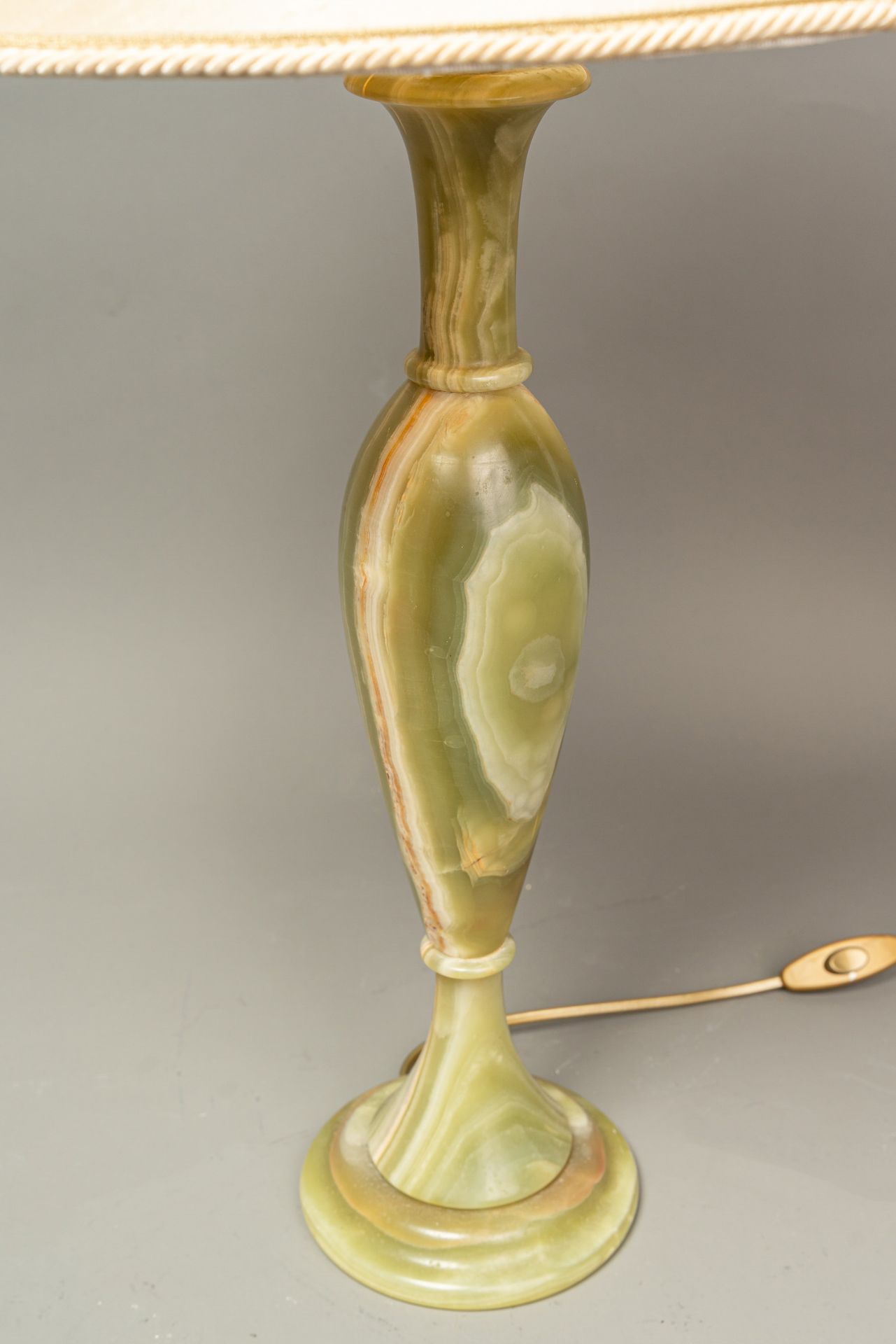Classical Table Lamp - Image 2 of 3
