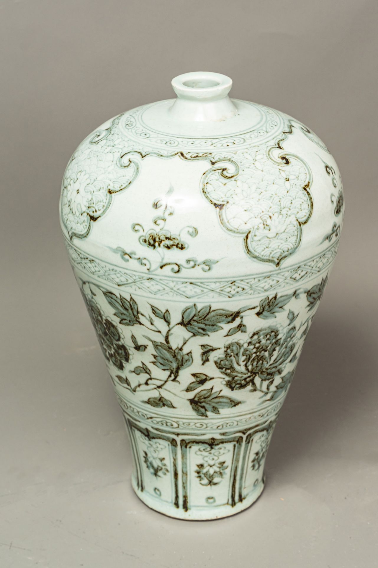 Chinese Mei-Ping Vase