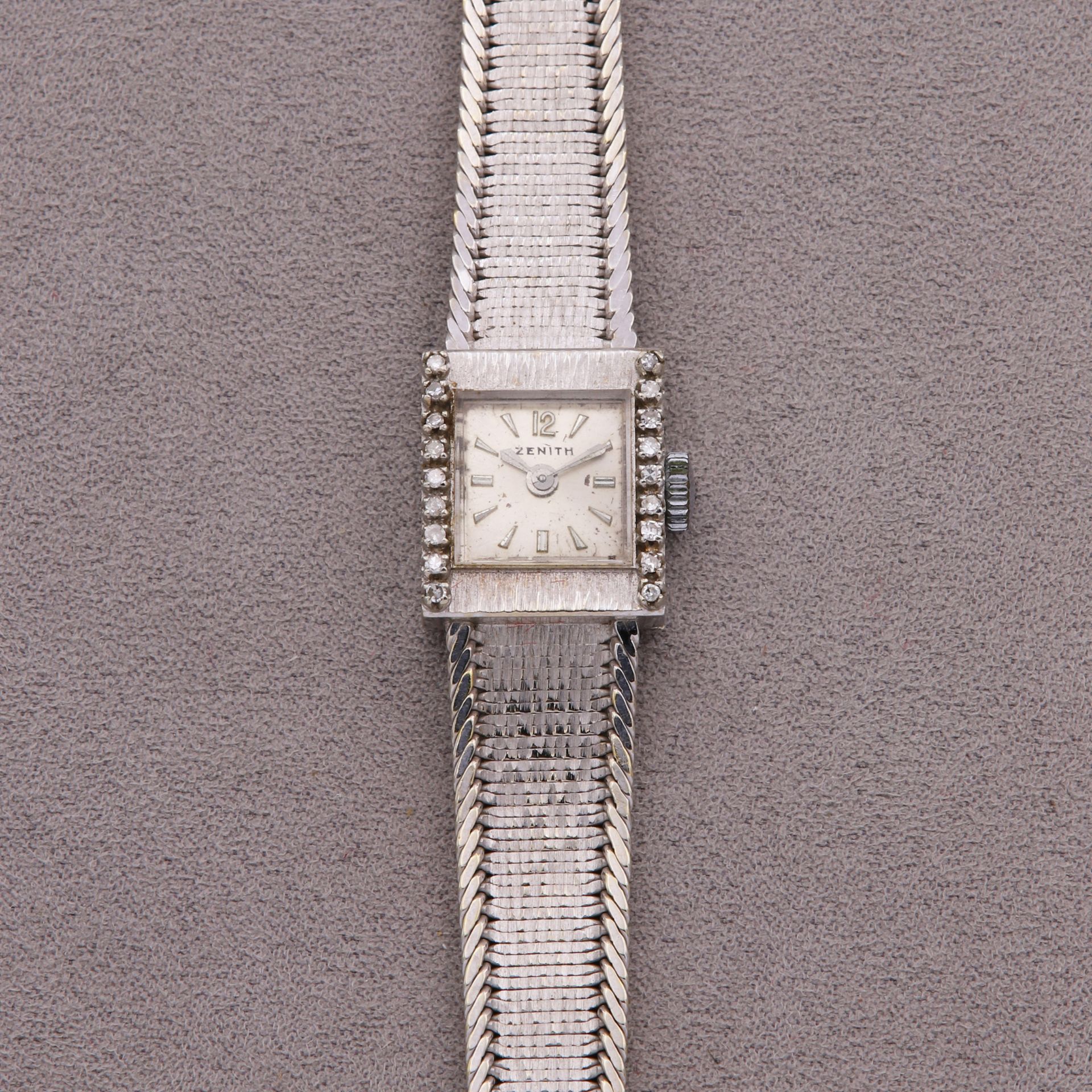 ZENITH MONTRE BRACELET EN OR GRIS ET DIAMANTS - Vers 1960