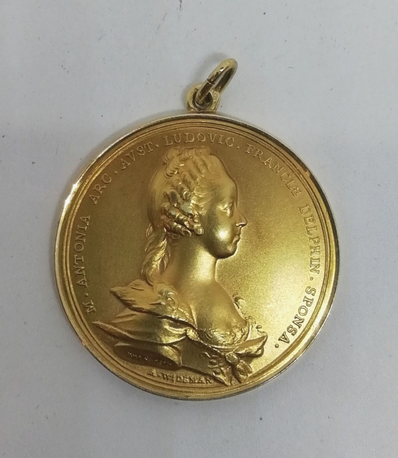 Goldener Medaillenanhänger - Image 2 of 2