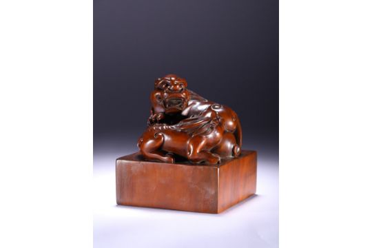 BOXWOOD 'MYTHICAL BEAST' SEAL - Image 2 of 9