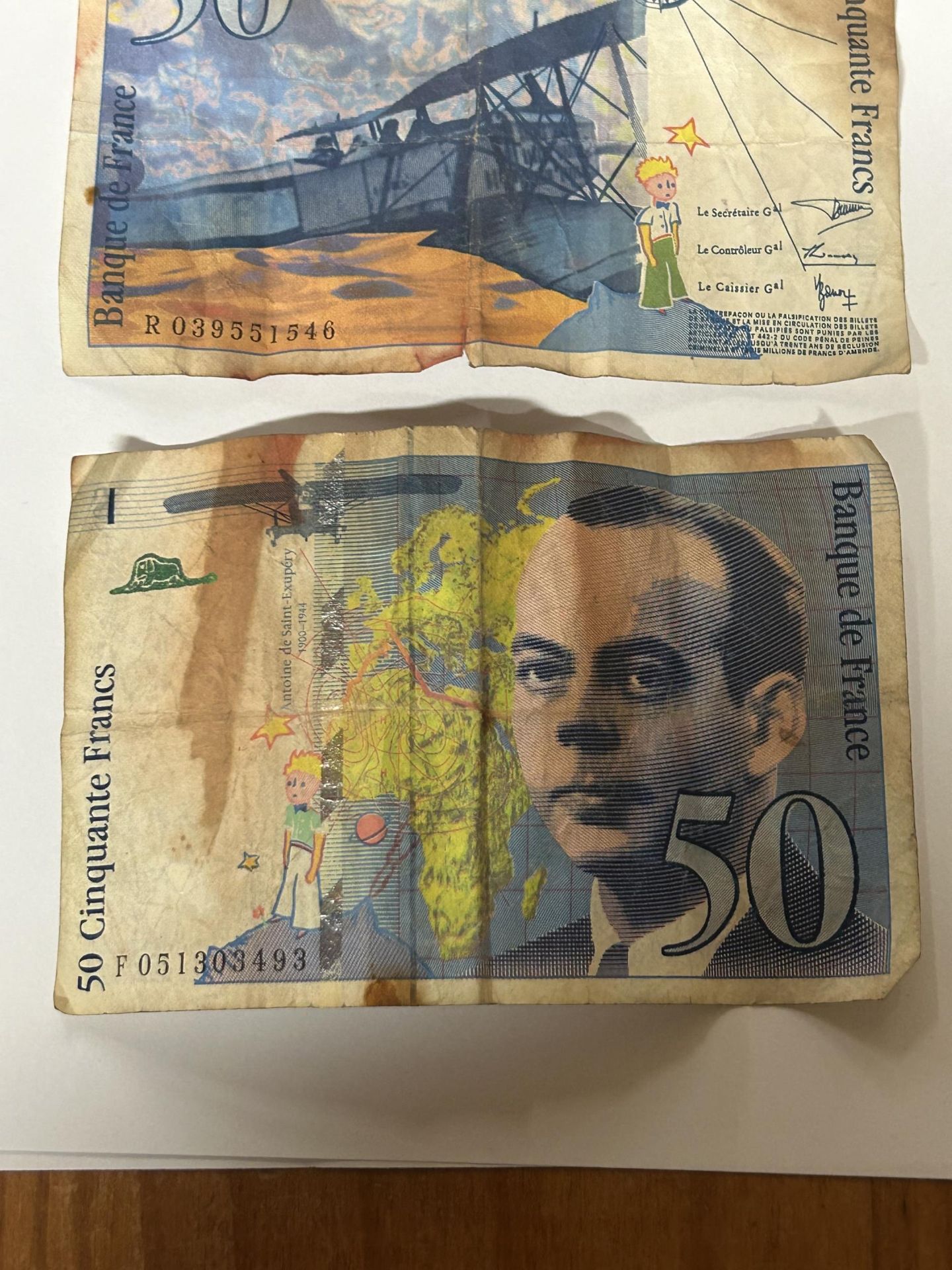 THREE VINTAGE FRENCH BANKNOTES TO INCLUDE A 100 FRANC NOTE AND TWO 50 FRANC NOTES - Bild 2 aus 4